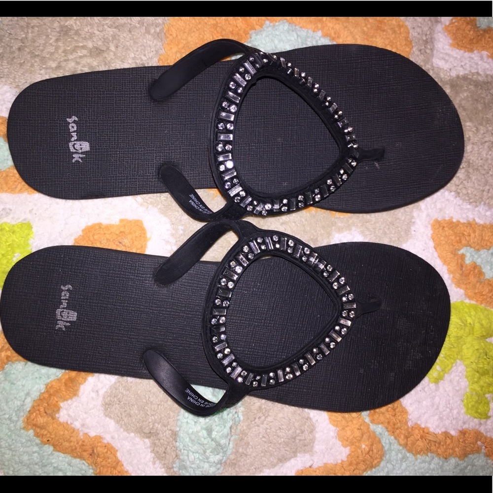 Sanuk Flip Flops